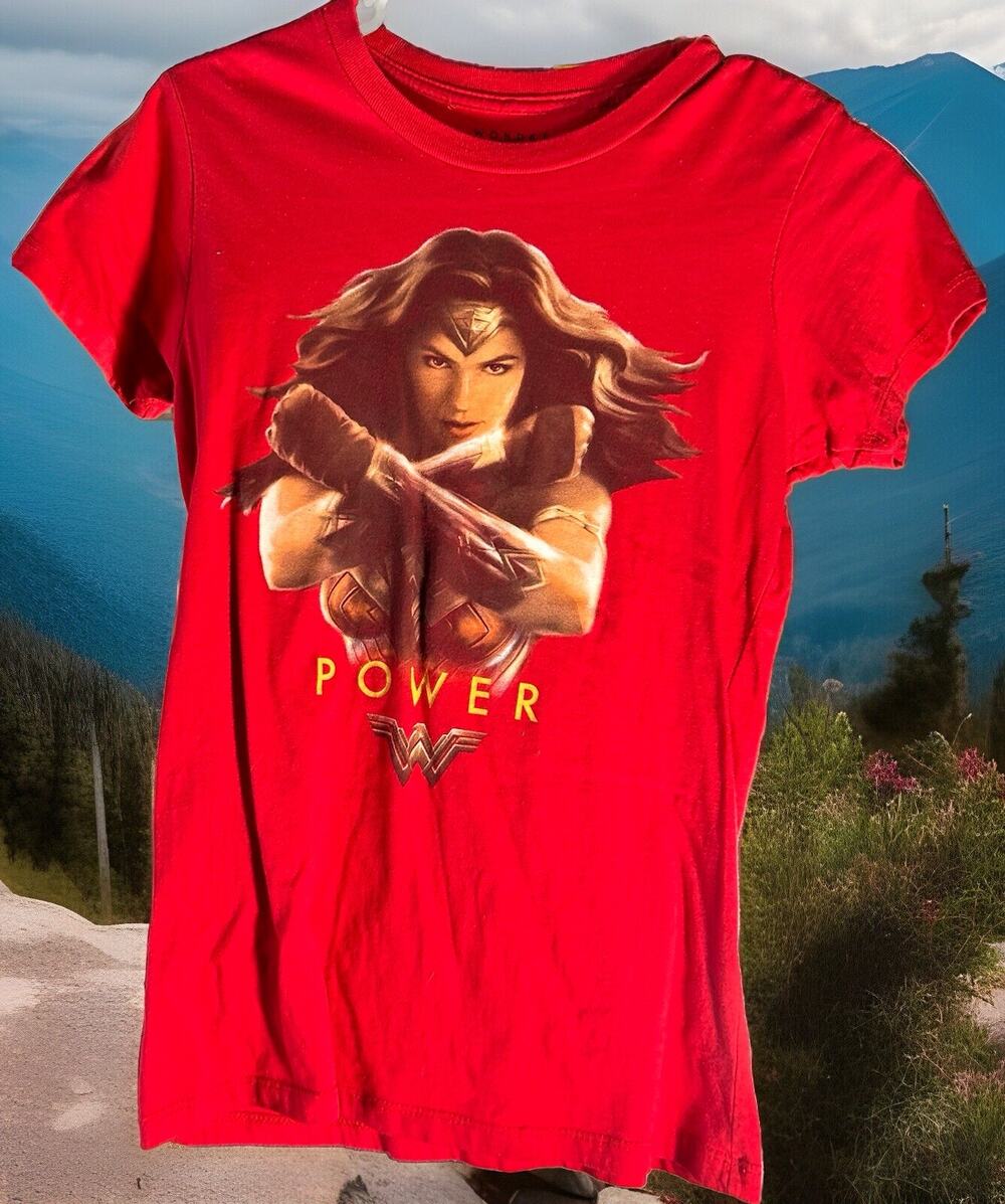 🚨Rare Wonder Woman Pic Power Red T Shirt Short Sleeve DC Comics Ladies Size~ S